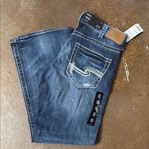 NWT Silver Jeans Relaxed, Straight Leg Jeans